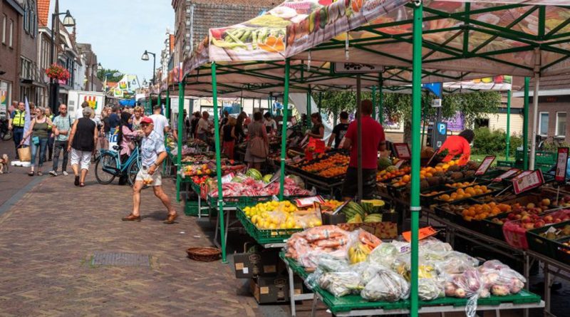 Donderdagmarkt 2022 in de Kruisstraat, foto Hans Wolff