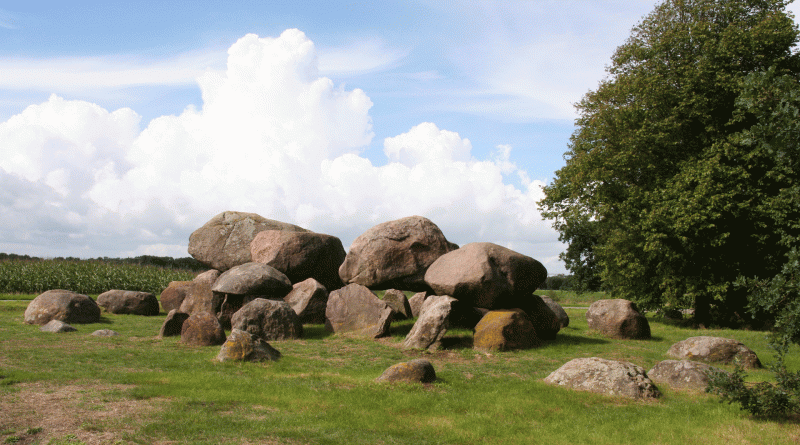 Hunebed Loon, foto aangeleverd André Brasse IVN Drenthe