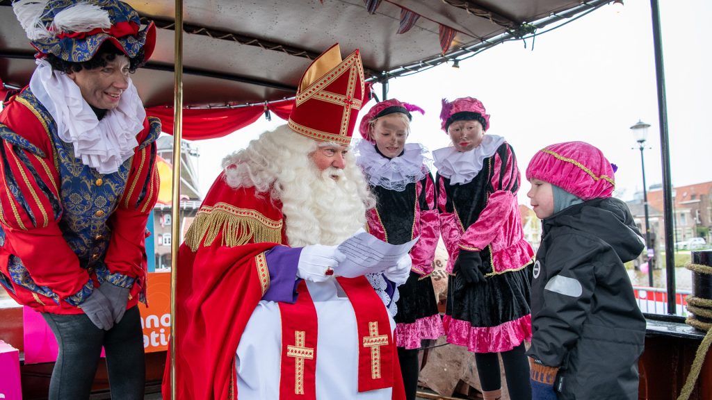 Ontmoeting met Sinterklaas op de Pakjesboot LdH